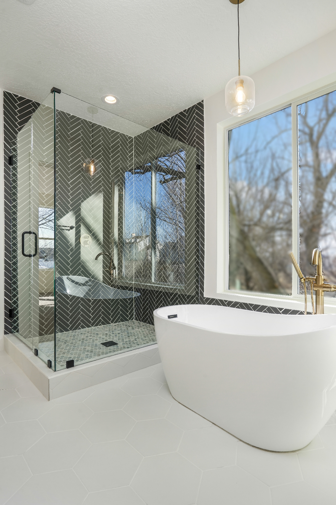 Moody Spa Bath