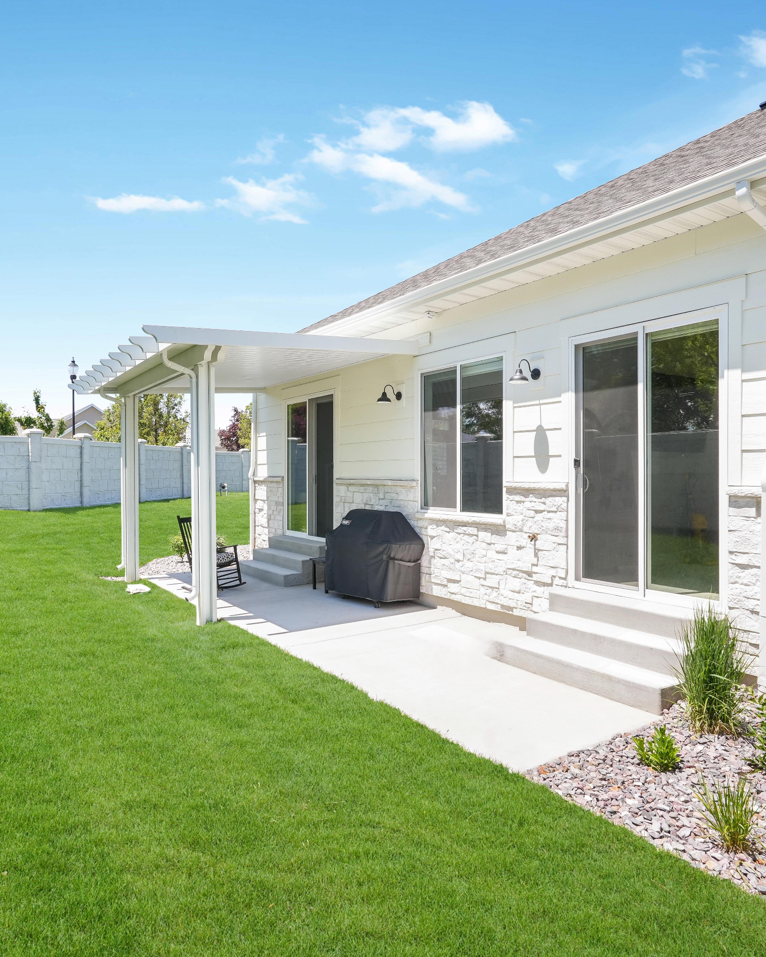 Covered Patio & Pergola